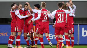 Trending news, game recaps, highlights, player information, rumors, videos and more from fox sports. Bundesliga Sc Freiburg Feiert Dritten Sieg In Serie Sport Sz De