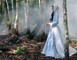 Ielele sunt făpturi feminine supranaturale din mitologia românească, răspândite în superstiții, cărora nu li se poate stabili însă un profil precis, din cauza inconsecvenței folclorului; Intalniri Cu Ielele Rusaliile