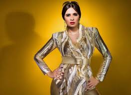 May 24, 2021 · وفاجأت الفنانة ياسمين عبد العزيز، متابعيها بصورة لها وهي تبدو بملامح رجل ذو شارب وذقن وشعر قصير، وهو ما سبب دهشة وصدمة لمتابعيها تبعت ذلك بسخرية منهم. Ø¨Ø¹Ø¯ ØªØ­Ø³Ù† ÙˆØ¶Ø¹Ù‡Ø§ Ø§Ù„ØµØ­ÙŠ Ø§Ù„ÙÙ†Ø§Ù†Ø© ÙŠØ§Ø³Ù…ÙŠÙ† Ø¹Ø¨Ø¯Ø§Ù„Ø¹Ø²ÙŠØ² ØªØºØ§Ø¯Ø± Ø§Ù„Ø¹Ù†Ø§ÙŠØ© Ø§Ù„Ù…Ø±ÙƒØ²Ø© ÙˆÙƒØ§Ù„Ø© Ø§Ø¬Ù†Ø§Ø¯ÙŠÙ† Ø§Ù„Ø§Ø®Ø¨Ø§Ø±ÙŠØ©