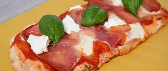 La pinsa romana è soffice e corposa, ideale servita con formaggi e salumi è semplice da preparare con il bimby: Ricette Regionali Archivi Beatitudini In Cucina