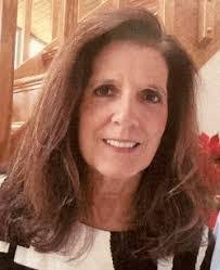 Lorie Downey's Instagram, Twitter & Facebook