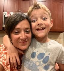 Amanda Heinrichs's Instagram, Twitter & Facebook