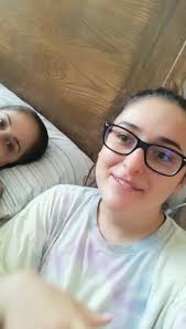 mi hermana y yo le mostramos un chisme con evidencia a mi mamá