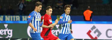 American football, referred to simply as football in the united states and canada and also known as gridiron, is a team sport played by two teams of eleven players on a rectangular field with goalposts at each end. Fotball I Berlin Hertha Berlin Berlintips