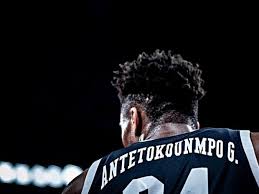 O γιάννης αντετοκούνμπο mvp στο all star game του nba. Otan O Giannhs Antetokoynmpo Daneizotan 5 Eyrw Apo Toys Sympaiktes Toy Gia Na Parei Soyblaki