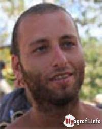 1984 yılında almanya hamburg'da dünyaya gelen eski survivor yarışmacılarından taner tolga tarlacı'nın annesi hatice kübra tarlacı, babası ise ahmet tarlacı'dır. Taner Tolga Tarlaci Biyografi Info