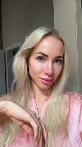 Amanda Stophel's Instagram, Twitter & Facebook