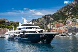 Read about bernard arnault's superyacht the symphony and about the french industrialist's great love for elegant superyachts. Symphony Yacht Feadship 2015 Value 150m Owner Bernard Arnault In 2021 Yacht House Yacht Bombardier Global 7500