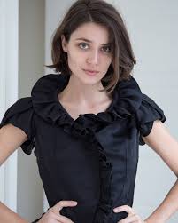 Who Else Is Picking Up On Those Regal Vibes Neelashearer Ashleighwesseling Aureliocostarella Pin Aureliocostarella Au Fashion Ruffle Blouse Women