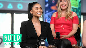 You actress shay mitchell this week tearfully spoke on the miscarriage she suffered in 2018. Shay Mitchell On Playing Peach In You Youtube