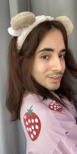 كوني انثى ❤️.