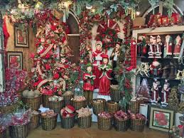 Decorator's warehouse started in 1989 when owners, david and kathy hanson, began selling decor out of their living room. Texas Largest Christmas Store Large Christmas Decorations Christmas Lights Houston Christmas Decorations Uk