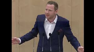 Minulý týden nám muzikál pochválili zlata adamovská a petr štěpánek. Michael Schnedlitz Muckstein Passt Sich Der Showpolitik Von Kurz An Youtube