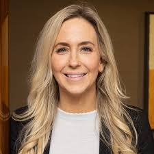 Sara Boston's Instagram, Twitter & Facebook