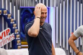 A riportare l'indiscrezione è il sito 'dagospia' che fa riferimento ai contrasti tra l'ex concorrente del gf vip, l'azienda e il conduttore. Preso In Giro Stefano Bettarini Sbotta Sui Social Dopo La Squalifica Cosa Ha Scritto Funweek