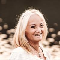 Joy Andreasen's Instagram, Twitter & Facebook