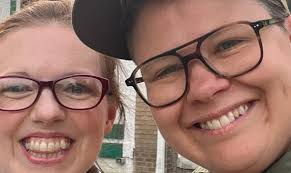 Been zipping around the eastern seaboard with Grace Morrison and we've had  us a time! I don't know who took any of these stage pictures. Thanks to all  these fabulous venues and