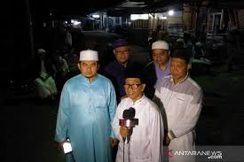 Telah pulang ke rahmatullah ustadz arifin ilham pukul 23.15 waktu penang, malaysia. Jenazah Ustadz Arifin Ilham Akan Dishalatkan Dua Kali Di Bogor Antara News