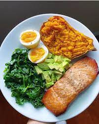 Fit Healthy Recipes On Instagram A Plate Full Of Goodness For Lunch Today Baked Bourbon Glazed Salmon Cheap Healthy Dinners Healthy Clean Eating Healty Food