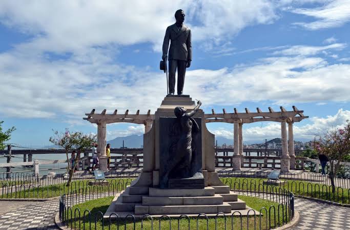 Praça da Comunidade e Mirante da Ponte Hercílio Luz