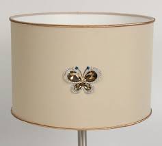 This lampshade tutorial skips the fabric lampshade altogether and instead opts for a copper wire casing. Traditional Lampshade C002 Ipsilon Paralumi Fabric