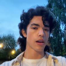 Adrian Lyles (@itsAdrianlyles)