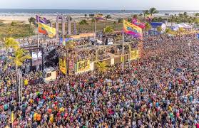 Foliões se despedem do Pré-Caju 2023 na Orla da Atalaia