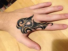 Have you thought about giving wedding favours your guests and the whole world will appreciate? Henna Muster