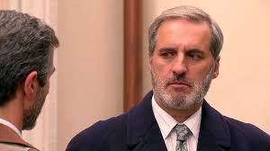 Isidro pone a prueba la lealtad de Felipe hacia Crespo: "Le estoy  ofreciendo recuperar lo que es suyo"