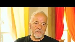 Amazon.com: The Alchemist: 9780061122415: Paulo Coelho, Alan R. Clarke:  Books