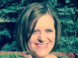 Diane Oneil's Instagram, Twitter & Facebook