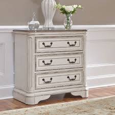 Liberty furniture magnolia manor king sleigh bed. Magnolia Manor Antique White Panel Bedroom Set By Liberty Furniture 1 Review S Furniturepick