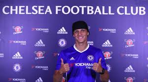 David luiz moreira marinho is a brazilian professional footballer who last played for premier league club arsenal and the brazil national te. Chelsea Re Sign David Luiz From Paris Saint Germain For 30m Football News Sky Sports