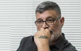 Segundo o deputado alexandre frota, documentos apresentados por ele que envolvem os irmãos bolsonaro foram descobertos pela comissão do congresso que investiga as fake news. Apos Criticas Ao Governo E A Bolsonaro Alexandre Frota E Expulso Do Psl