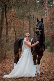 Liebe Auf Den Ersten Blick After Wedding Shooting By Ingrid Feuerecker Pferdefotografie Tier Pferde Madchen Fotografie Pferde Fotografie Pferdefotografie