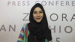 Zaskia adya mecca is an actress and casting director, known for hijab (2015), sang pencerah (2010) and surga yang tak dirindukan (2015). Xmnbzeykdqxwjm