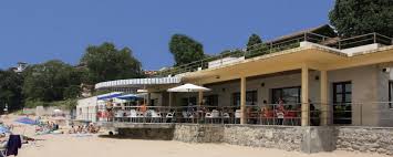De santander, muy cerca del aeropuerto internacional de santander y con accesos directos. Restaurante