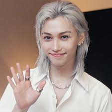 Felix, do grupo de k-pop Stray Kids, sofre fratura após acidente de carro