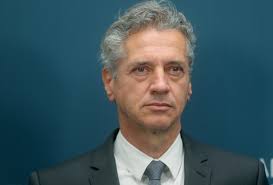 Robert Golob presenetil z objavo in ...