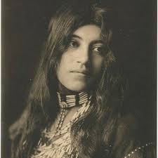 Understand The Past” With These 50 Incredible Historical Photos, Courtesy  Of This IG Page