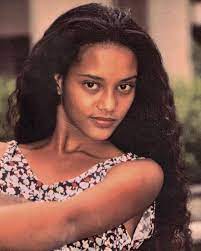 Ask anything you want to learn about tais araujo by getting answers about tais araujo: Tais Araujo Lembra Estreia Na Tv Aos 16 Anos E Reflete Sobre O Que Diria A Si Mesma Tudo Bem Errar Famosos Gshow