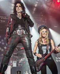alice cooper nita strauss in 2021 alice cooper female artists music heavy metal music