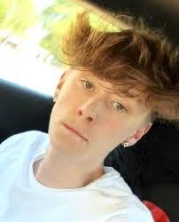 Aaron Dexter's Instagram, Twitter & Facebook