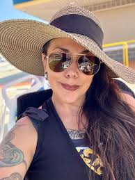 Lesbian seeking love and connection in North Carolina