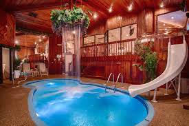 The Sexiest Themed Hotels In America For An Instagram Worthy Retreat Romantic Weekend Getaways Suites Pool