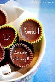 Als Ich Neulich Die Rumkugeln Gemacht Habe Habe Ich Auch Gleich Einen Schwung Eiskonfekt Gefertigt Ist Ja Alles Ein Abwasch Konfekt Eiskonfekt Candy Rezepte