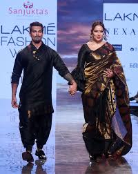 Hot Alert Bipasha Tabu Steal The Show In Saris Rediff Com Get Ahead Tabu picture gallery image # 297433 at badlapur special screening containing well categorized pictures,photos,pics and images. hot alert bipasha tabu steal the show
