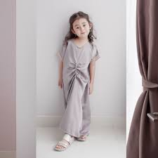 Selain itu, bergo pendek juga nggak bisa menyiasati pipi kamu yang tembem. 35 Model Gamis Anak Perempuan Syar I Terbaru 2020 Bergaya