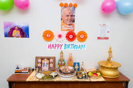 Fabulous floral oil painting loaned to pkavs perth wellbeing cafe as part of uk tour. Baps Shri Swaminarayan Mandir Perth News
