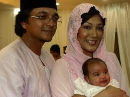 Erra fazira selamat diijabkabulkan di pejabat agama. Erra Fazira Divorced News Features Cinema Online